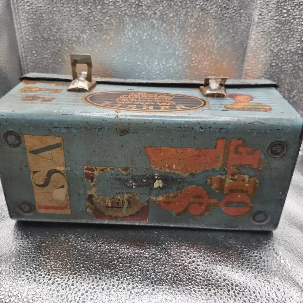 Vintage domed lunch box
